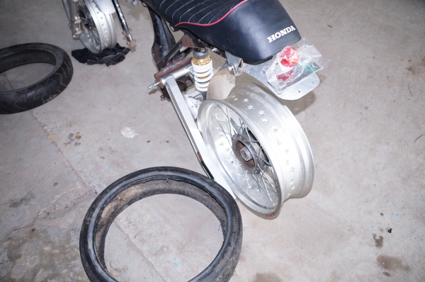 ขาย โครง JX 110  มีทะเบียนขายตามสภาพพร้อมอะไหล่ แต่งเทพๆล้อโตหลัง 5 นิ้ว หน้า 3 นิ้ว ของใหม่หมดนะครับ