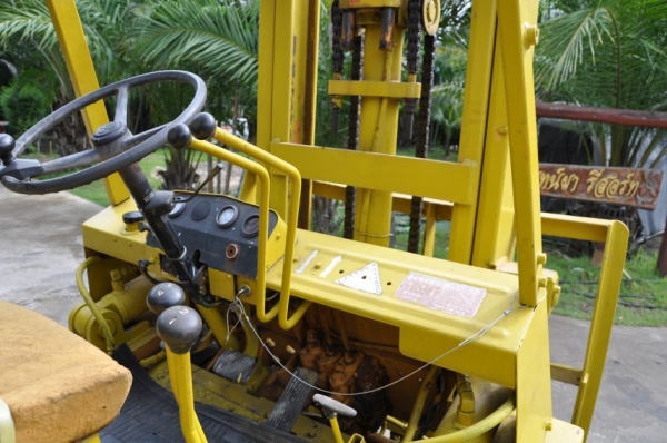 ขายFORKLIFT KOMATSU FG35(3.5ตัน ดีเซล)  นำเข้าญี่ปุ่นยังไม่เคยใช้ในไทย 189,000 เท่านั้น!!
