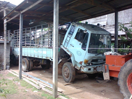 ขายร็อกกี้ เครื่อง 6BD1 (165แรง) ยาว 6.5 เมตร พวงมาลัยเพาเวอร์ เครื่องดี แชชซีสวยครับ(แชชซี JCM)