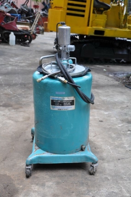 ขายถังอัดจารบี สวยๆ แท้ญี่ปุ่น อุปกรณ์ครบพร้อมใช้ 8,900เท่านั้น!!