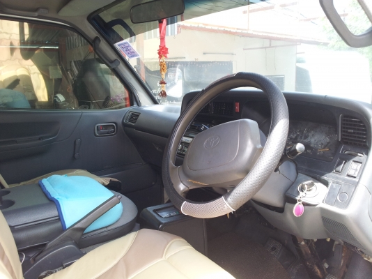 ขาย TOYOTA COMMUTER ปี 2000  สวยๆๆ เปลี่ยนเครื่อง เจ ติดแก็ส พร้อมใช้