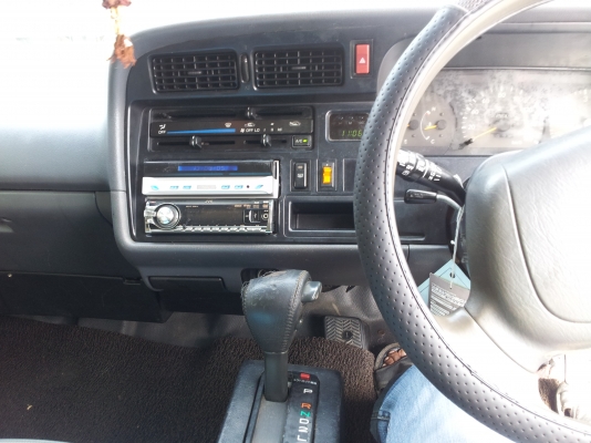 ขาย TOYOTA COMMUTER ปี 2000  สวยๆๆ เปลี่ยนเครื่อง เจ ติดแก็ส พร้อมใช้