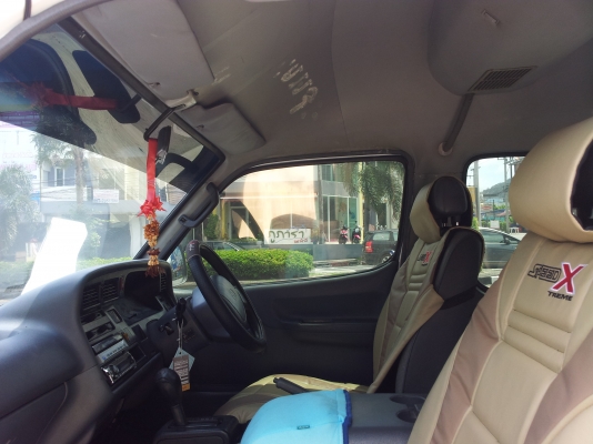 ขาย TOYOTA COMMUTER ปี 2000  สวยๆๆ เปลี่ยนเครื่อง เจ ติดแก็ส พร้อมใช้