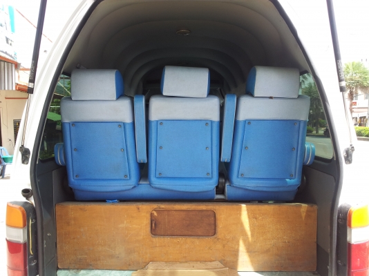 ขาย TOYOTA COMMUTER ปี 2000  สวยๆๆ เปลี่ยนเครื่อง เจ ติดแก็ส พร้อมใช้