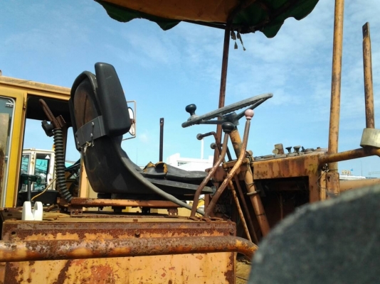 ขายรถตักล้อยาง