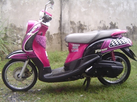 Yamaha Fino สีสวย เครื่องดี ระบบไฟครบ เอกสารทะเบียนพร้อม ภาษีปี56 Yamaha Fino สีสวย เครื่องดี ระบบไฟครบ เอกสารทะเบียนพร้อม ภาษีปี56