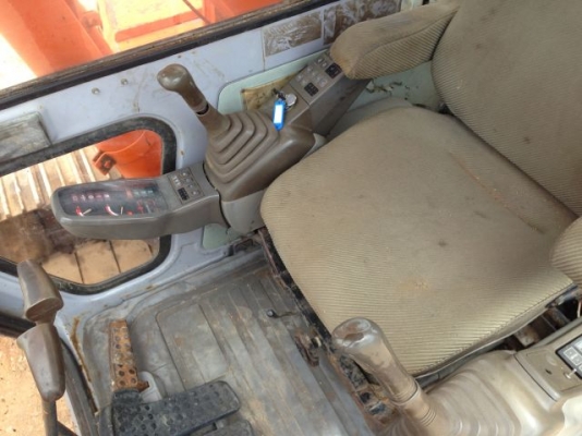 ขายรถแบคโฮ HITACHI EX120-2 ระบบไฟฟ้าเต็ม ใบกว้าง 80 ซม มีVDO รถนอกนำเข้าสภาพสวย ติดต่อ 081-2990958