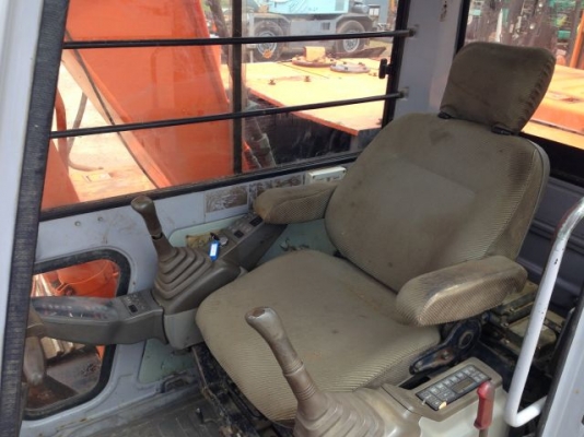 ขายรถแบคโฮ HITACHI EX120-2 ระบบไฟฟ้าเต็ม ใบกว้าง 80 ซม มีVDO รถนอกนำเข้าสภาพสวย ติดต่อ 081-2990958