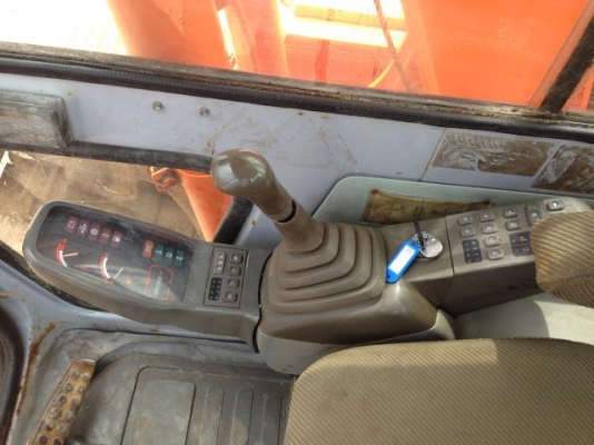 ขายรถแบคโฮ HITACHI EX120-2 ระบบไฟฟ้าเต็ม ใบกว้าง 80 ซม มีVDO รถนอกนำเข้าสภาพสวย ติดต่อ 081-2990958