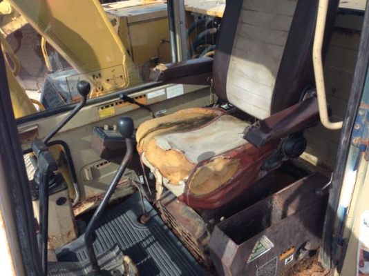 ขายรถแบคโฮ KOMATSU PC100-3 นำเข้าจากญิ่ปุ่น ใบแทร็ค70 ซม.มีVDOการทำงานให้ชมครับ ติดต่อ 081-2990958