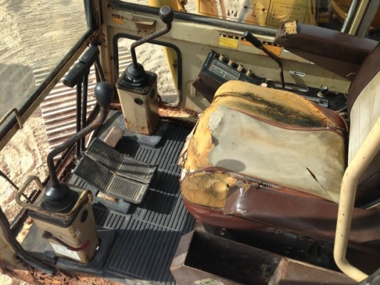 ขายรถแบคโฮ KOMATSU PC100-3 นำเข้าจากญิ่ปุ่น ใบแทร็ค70 ซม.มีVDOการทำงานให้ชมครับ ติดต่อ 081-2990958