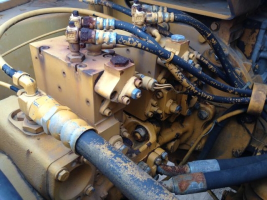 ขายรถแบคโฮ KOMATSU PC100-3 นำเข้าจากญิ่ปุ่น ใบแทร็ค70 ซม.มีVDOการทำงานให้ชมครับ ติดต่อ 081-2990958