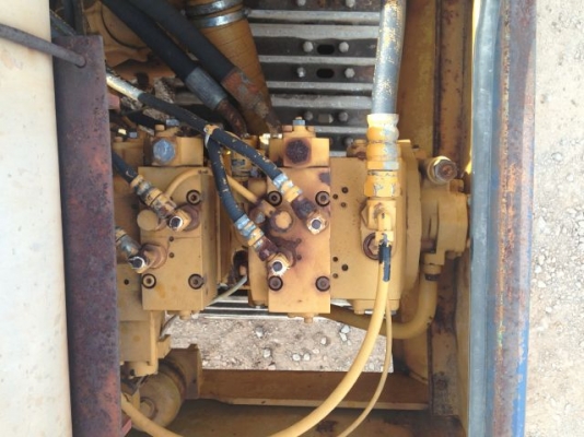 ขายรถแบคโฮ KOMATSU PC100-3 นำเข้าจากญิ่ปุ่น ใบแทร็ค70 ซม.มีVDOการทำงานให้ชมครับ ติดต่อ 081-2990958