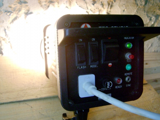 ขายไฟสตูดิโอโอพร้อมแฟลช 1 หัว ขายไฟสตูดิโอโอพร้อมแฟลช 1 หัว