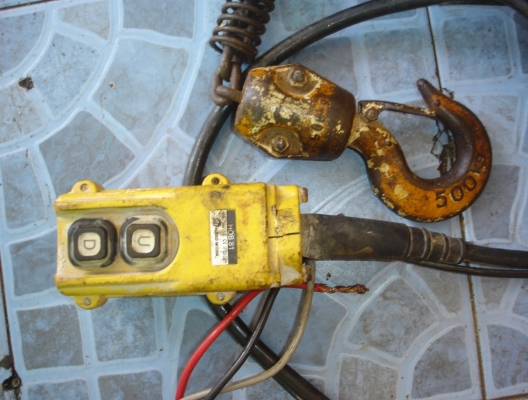 ขายรอกโซ่ไฟฟ้า KITO 500KG ไฟ3สาย