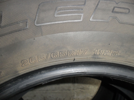 ยาง BRIDGESTONE 265/65R17 ปี09 สวยๆ 4 เส้น ราคา 2800 บาท ยาง BRIDGESTONE 265/65R17 ปี09 สวยๆ 4 เส้น ราคา 2800 บาท