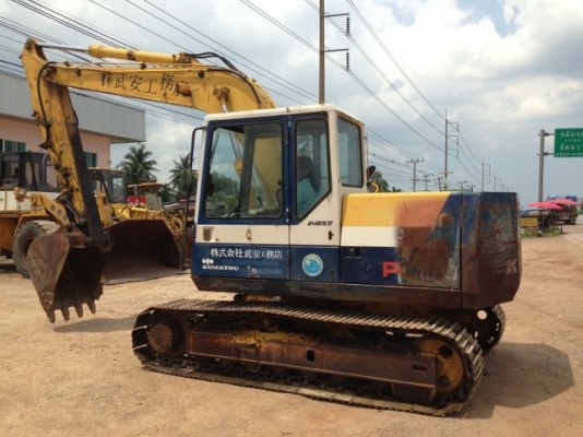 ขายรถแบคโฮ KOMATSU PC120-5 มี VDO ระบบไฟฟ้าเต็ม รถนอกนำเข้าสภาพสวย สนใจติดต่อ 089-8368497