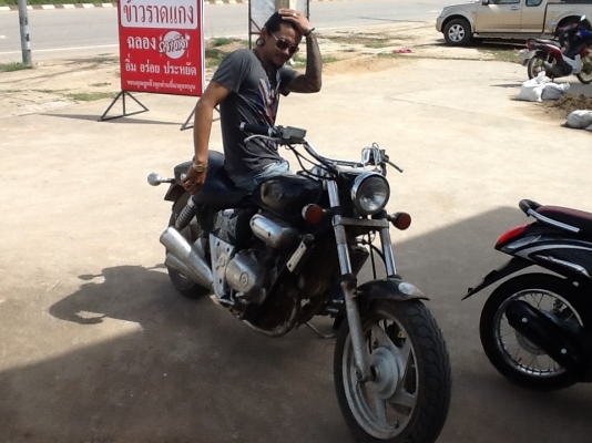 ขายด่วน honda maxna 250cc4จังหวะเอกสารใบนำเข้าถูกต้องขอขายที่ 69000บาทครับ