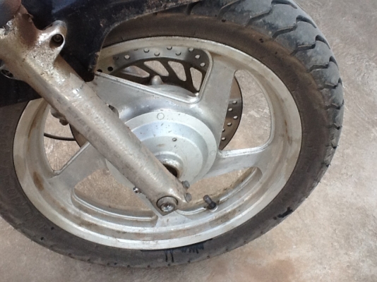 ขายด่วน honda maxna 250cc4จังหวะเอกสารใบนำเข้าถูกต้องขอขายที่ 69000บาทครับ