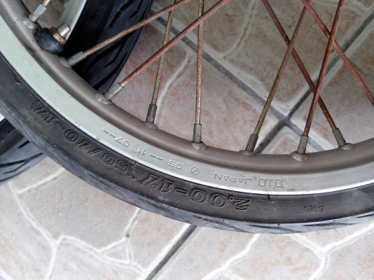 ขายล้อ DID Japan 17x1.40 พร้อมยางสวยๆ ขายล้อ DID Japan 17x1.40 พร้อมยางสวยๆ