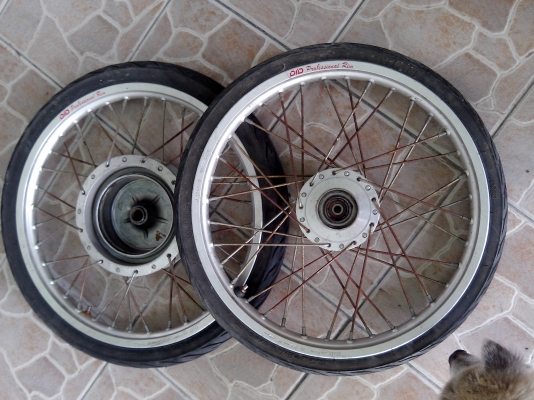 ขายล้อ DID Japan 17x1.40 พร้อมยางสวยๆ