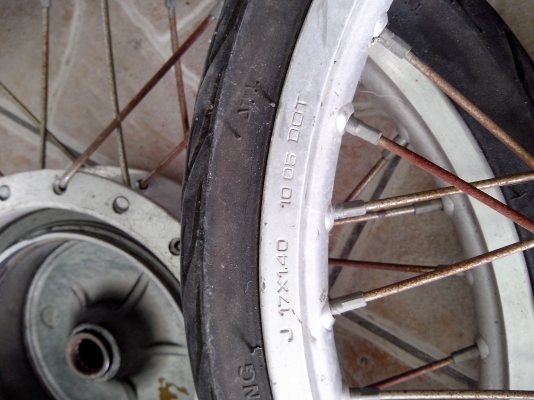 ขายล้อ DID Japan 17x1.40 พร้อมยางสวยๆ ขายล้อ DID Japan 17x1.40 พร้อมยางสวยๆ