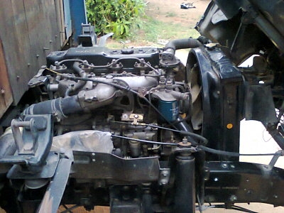 NPR 115 รถห้าง ปี 38 F หน้าหลัง ยาง 8.25