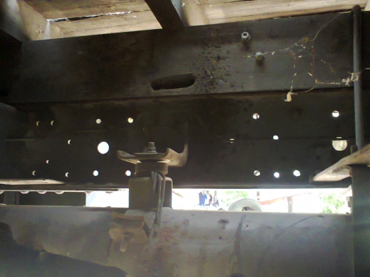 NPR 115 รถห้าง ปี 38 F หน้าหลัง ยาง 8.25