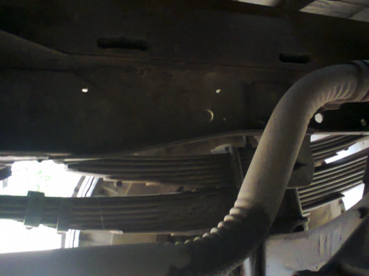 NPR 115 รถห้าง ปี 38 F หน้าหลัง ยาง 8.25