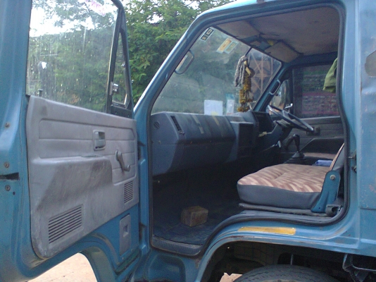 NPR 115 รถห้าง ปี 38 F หน้าหลัง ยาง 8.25