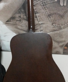 กีตาร์ ยามาฮ่า f 210กีต้า YAMAHA F210   เสียงดีครับสภาพเดิมๆครับใส่สาย d'addario  พร้อมแถมกระเป๋าคู่ตัวครับ