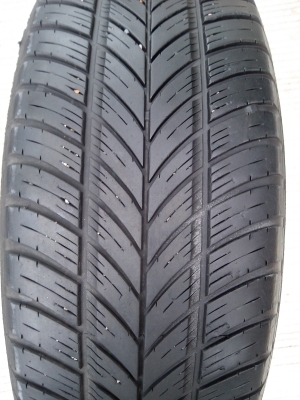 ขายยาง 225/75/15 2 เส้น คนล่ะลาย สภาพดอกดี และ ยางติดล้อ 205/65/15