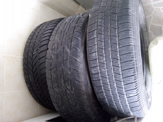ขายยาง 225/75/15 2 เส้น คนล่ะลาย สภาพดอกดี และ ยางติดล้อ 205/65/15