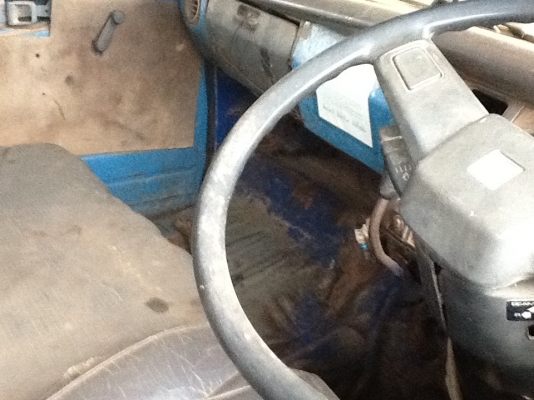 จองแล้วครับ จากหนองบัวลำภูครับ ขายด่วน tl100 ราคาเบาๆ ที่135000 เครื่อง100ฝาขาว 4bb1 แคชชีมีดามบ้างนิด หน่อยไม่ผุครับทะเบียนขาดปี52ครับยาว4.20เมตรครับ