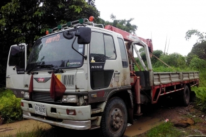 ขายหกล้อ Hino FF3H 195 แรง ติดเครน Unic ท้อง V 6 เหลี่ยม 3.7 ton 4 ปลอก พร้อมใช้ 088-4501277