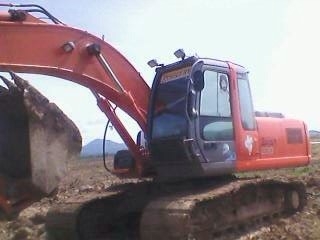 ขายแบคโฮ ฮิตาชิ  5000 ชั่วโมง ราคา 1800000