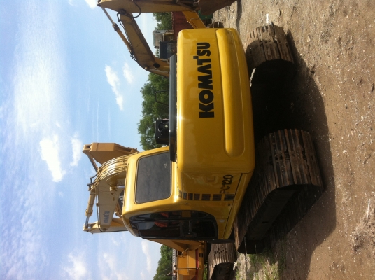 ขายรถแมคโครPC120-6 สภาพพร้อมใช้ เอกสารเล่มทะเบียน ไฟฟ้าครบ สนใจติดต่อ บอย 085-156-2314