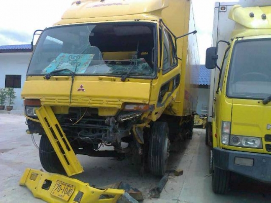 Mitsubishi FUSO M617 ปี 46 เพลาเดียวยาว 7 เมตร ตู้แห้ง มีดีฟหลัง