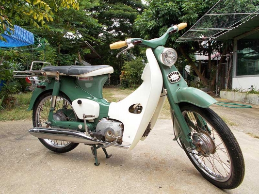 ขายรถดีพิมพ์นิยม HONDA C-100 รถน่าใช้ใครขี่ก็เท่หืดีมีรูปครับ