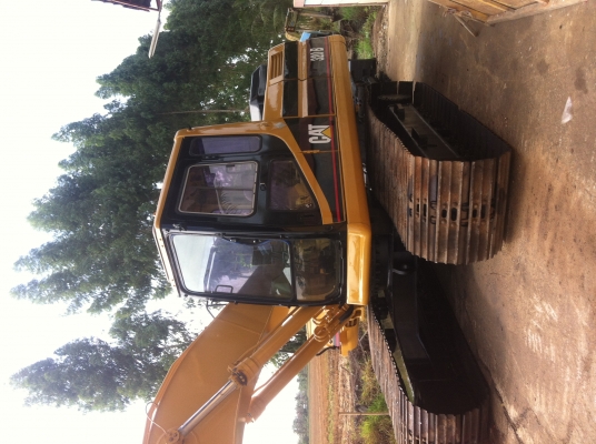 ขายรถแมคโครCAT320 V2 สภาพพร้อมใช้ ไฟฟ้าครบ สนใจติดต่อ บอย 085-156-2314