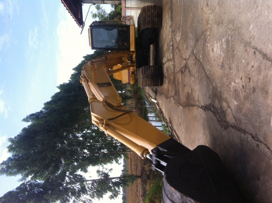 ขายรถแมคโครCAT320 V2 สภาพพร้อมใช้ ไฟฟ้าครบ สนใจติดต่อ บอย 085-156-2314