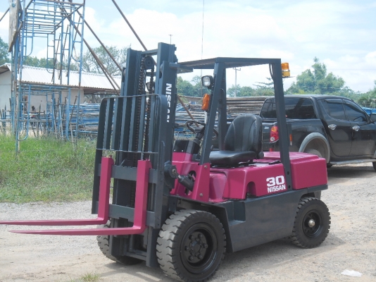 รถสวยพร้อมส่งมอบ NISSAN FD30-J02 ดีเซล TD27(Big-M) เกียร์ AUTO