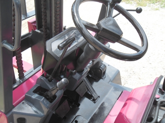 รถสวยพร้อมส่งมอบ NISSAN FD30-J02 ดีเซล TD27(Big-M) เกียร์ AUTO