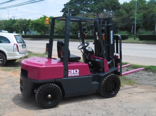 รถสวยพร้อมส่งมอบ NISSAN FD30-J02 ดีเซล TD27(Big-M) เกียร์ AUTO