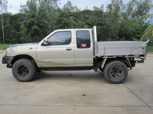 ขายนิสสันฟรอนเทีย กระบะลอย ยกสูงนิดๆ ขายนิสสันฟรอนเทีย กระบะลอย ยกสูงนิดๆ