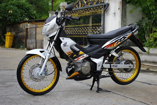 ขาย โซนิค 46  ล้อทอง เดิมๆ สวยๆ   รถมือเดียว