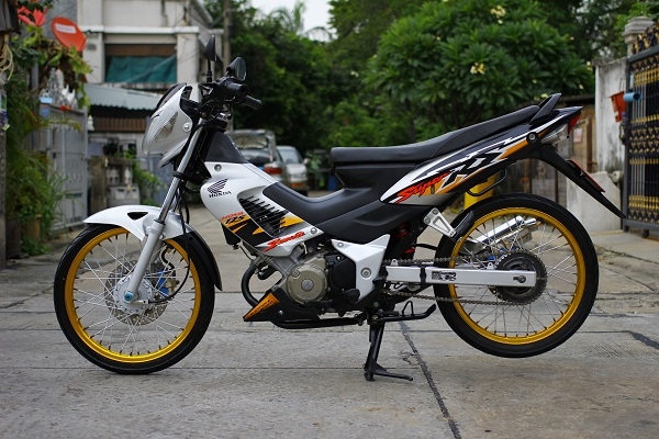 ขาย โซนิค 46  ล้อทอง เดิมๆ สวยๆ   รถมือเดียว