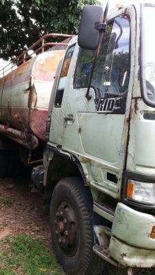 รถบรรทุก 10 ล้อบรรทุกของเหลว  ยี่ห้อ HINO รุ่น FM3MMLD
