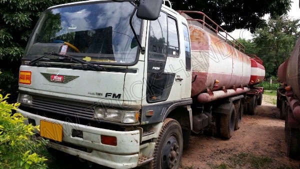 รถบรรทุก 10 ล้อบรรทุกของเหลว  ยี่ห้อ HINO รุ่น FM3MMLD