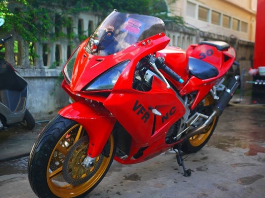 ขาย nc30 แฟริ่ง Rc211 พร้อมทะเบียนแท้ ท่อสูตร เครื่องดีเลยคับแต่สีไม่สวยคับ ราคา 75000 พร้อมทะเบียนแท้ by 400 Club Thailandโทร0803355484